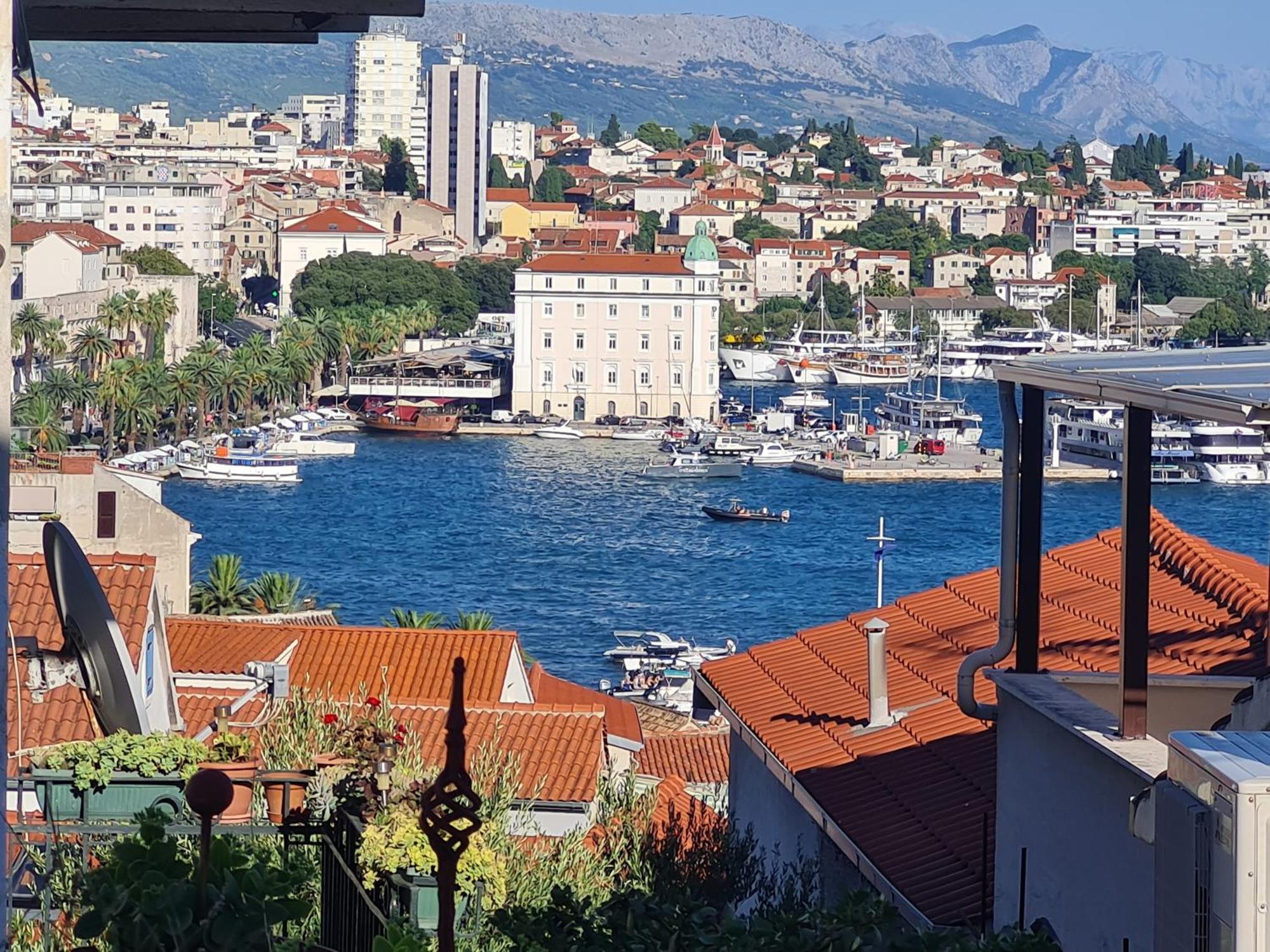 Apartment Sierra Split Bagian luar foto